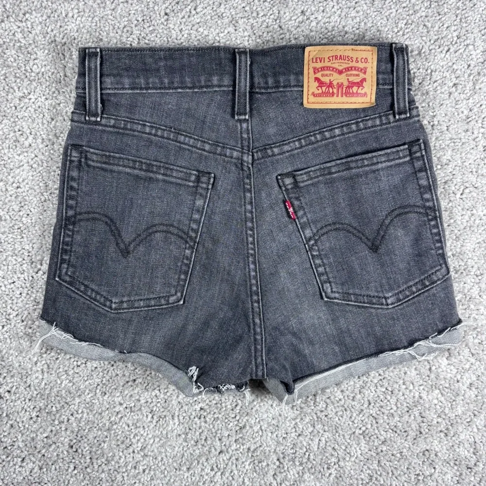 Levi's‎ Womens Denim Shorts Black Gray Frayed Hem Size 25